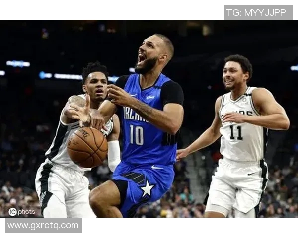 魔术队与湖人队激战四节精彩对决02月04日赛季回顾与精彩瞬间分析