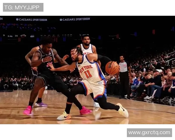 尼克斯签下自由球员贝克：球队新星引爆纽约篮球热潮